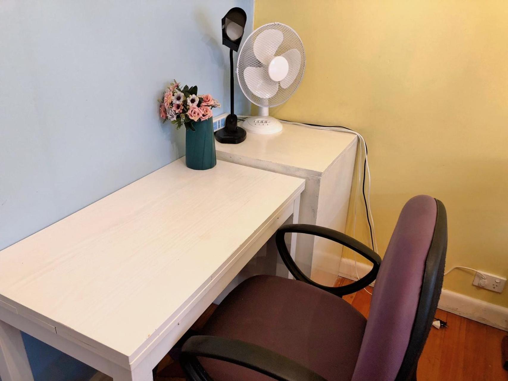 A Single Room Near The Railway Station Melbourne Exterior photo